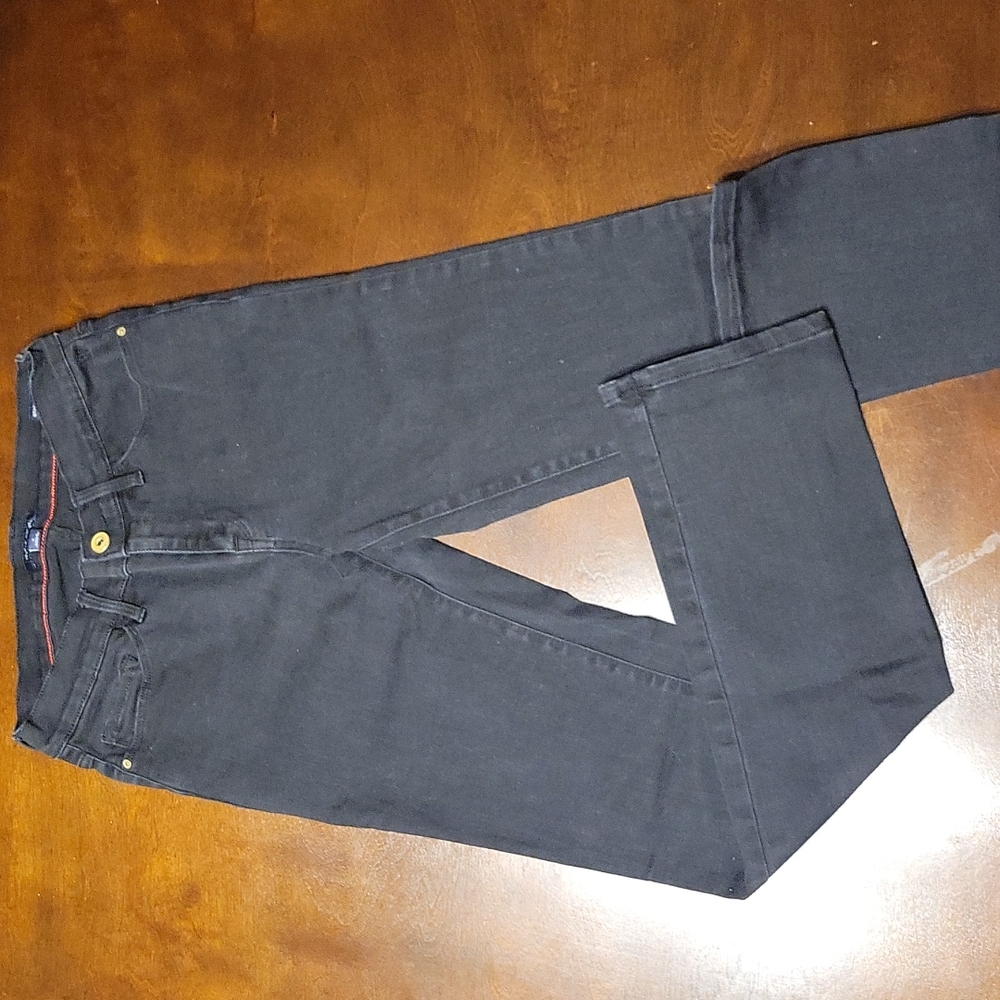 Tommy Hilfiger Woman's Jean Size 6 black
